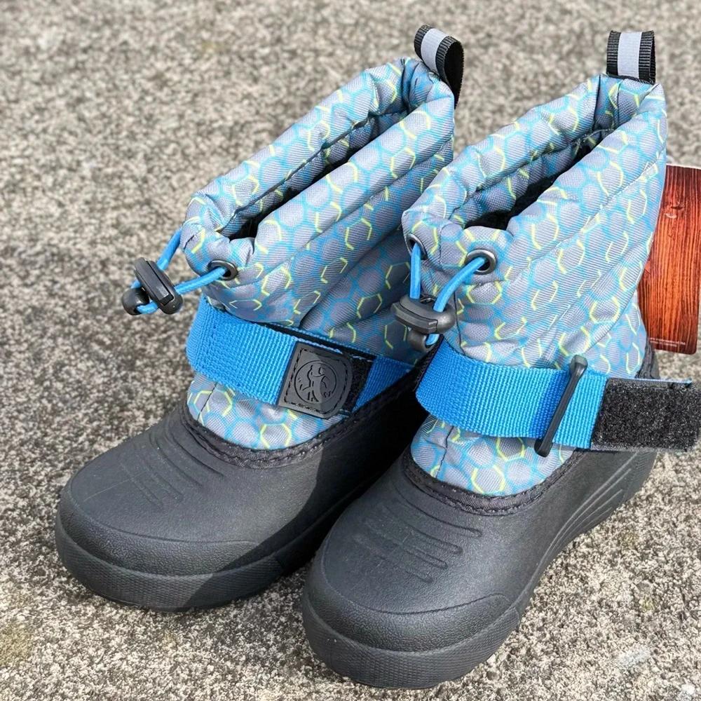 NWT Northside snow boots